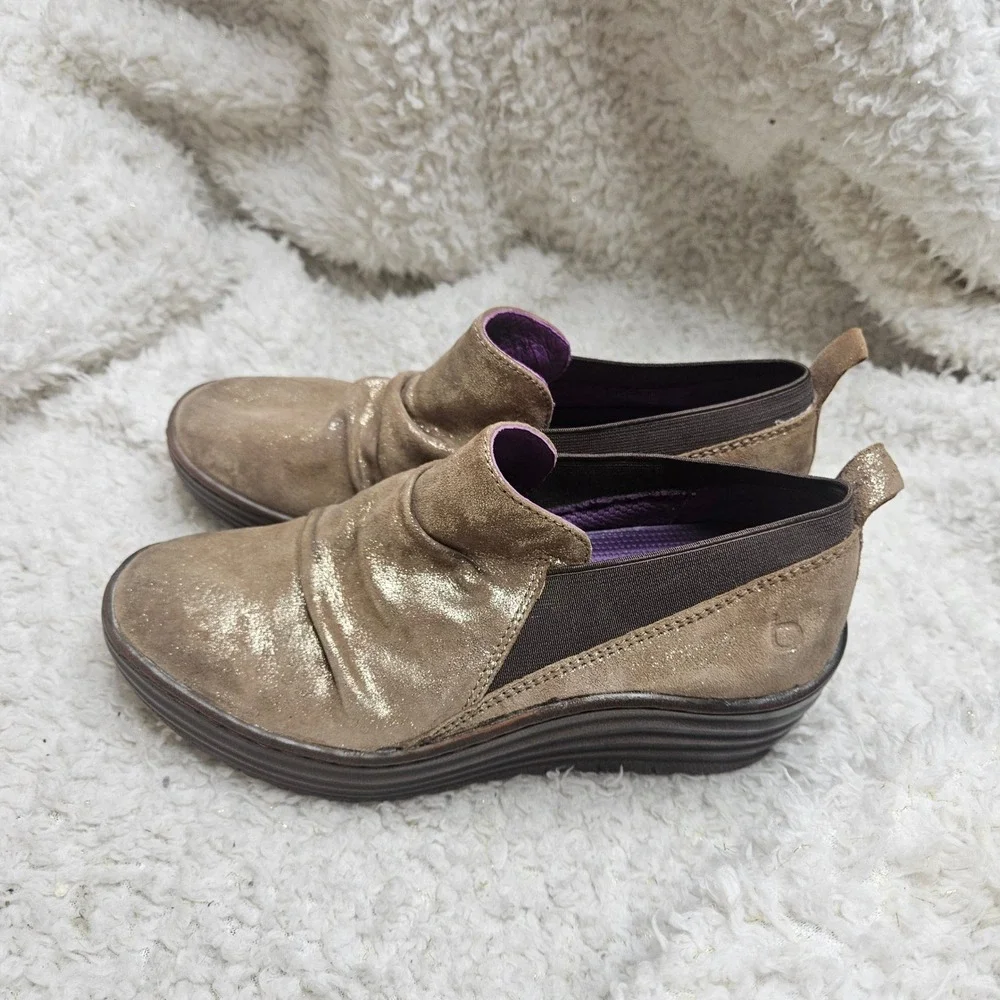 Bionica Gallant Metallic Suede Wedge Slip-on‎ sz 6.5